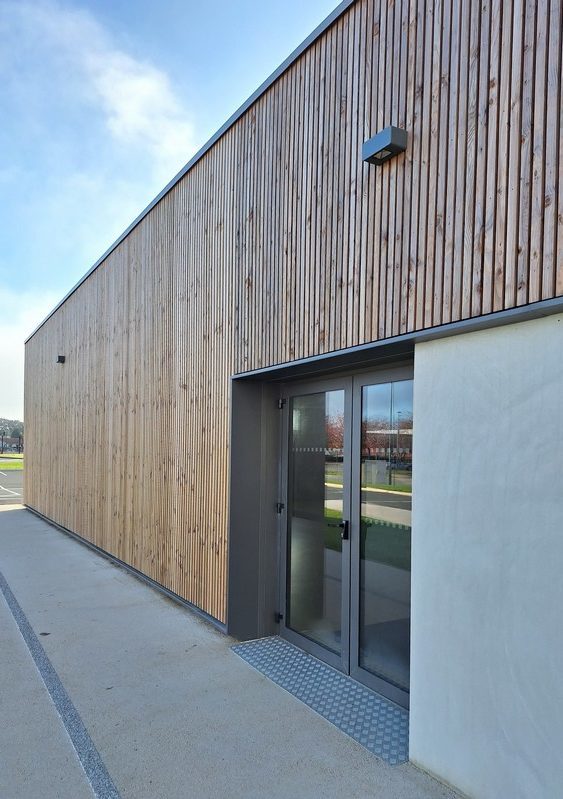 LES HERBIERS - Salle de sports Lycée Jean 23