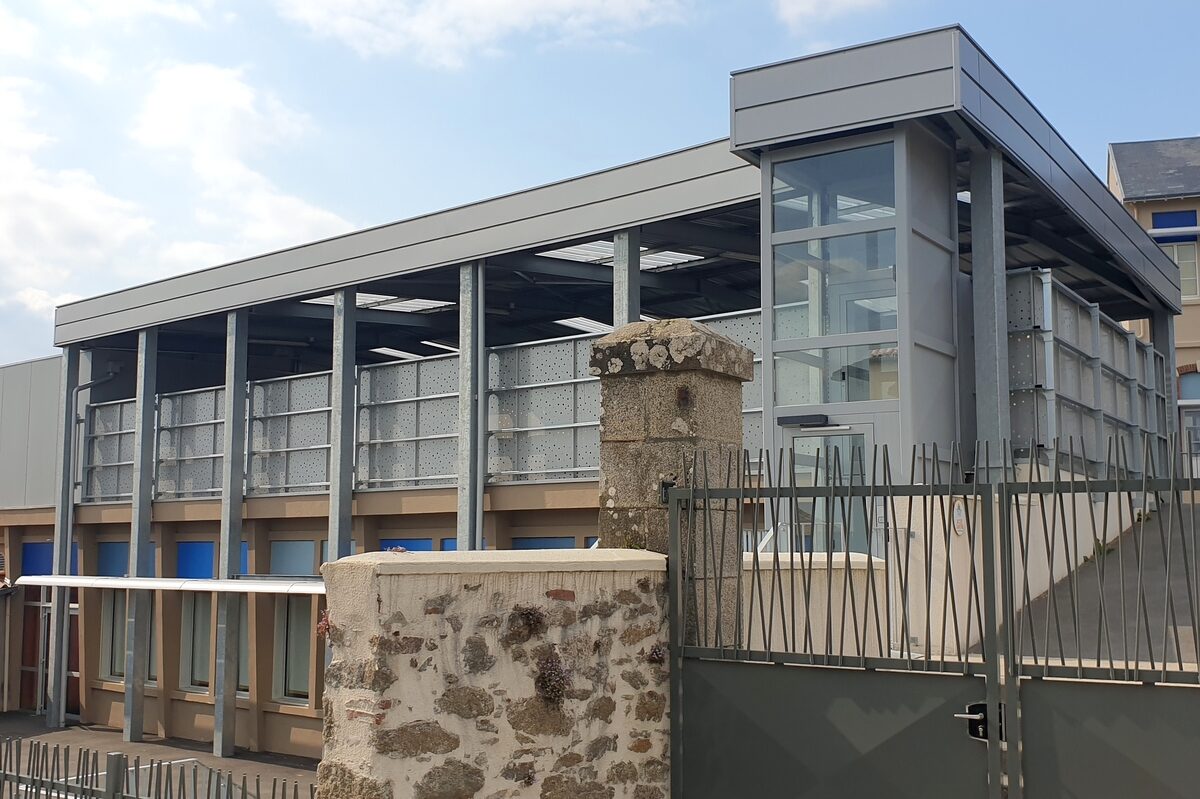 POUZAUGES - Ecole Notre Dame du Donjon