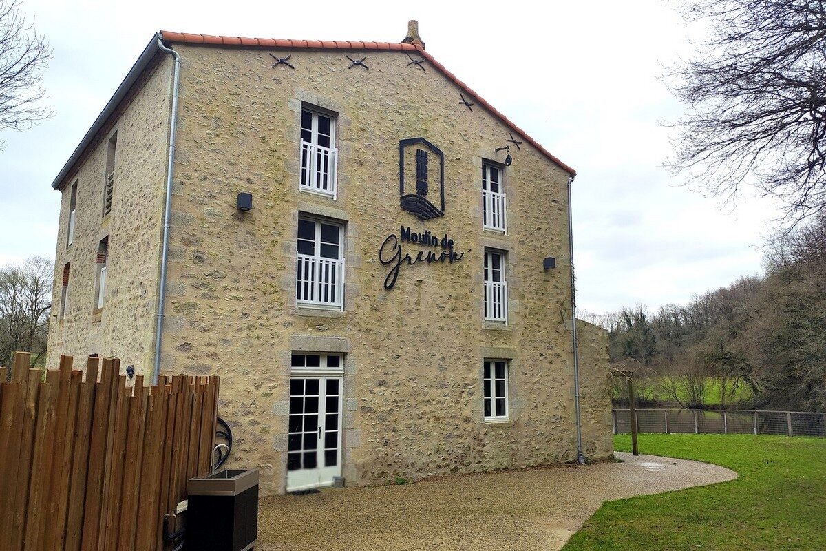 ST AUBIN DES ORMEAUX Moulin de Grenon