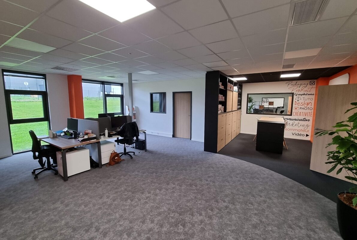 CHOLET-URMET-BUREAUX ET ATELIERS